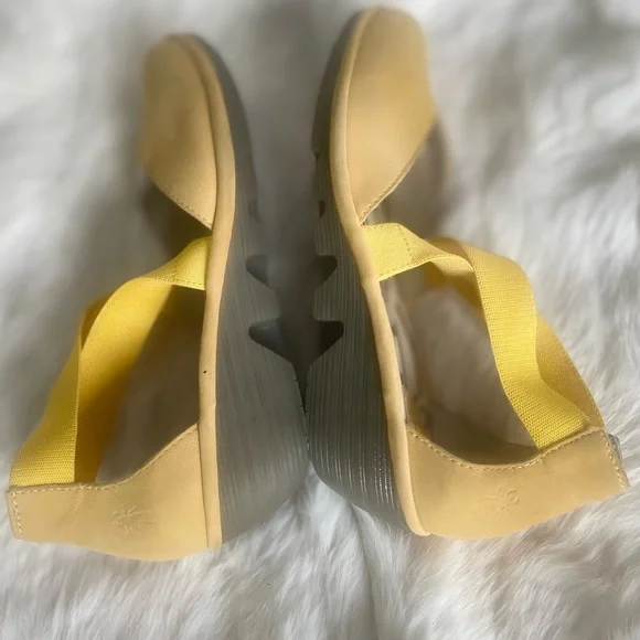 Fly London Women's Yellow Cross-Strap Shoes Size 40 - Picture 7 of 8